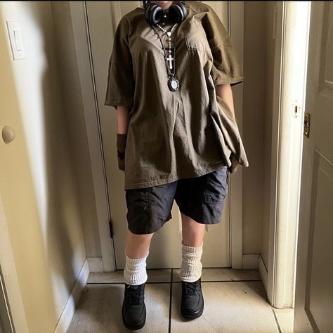 Summer Masculine Outfits, Masculine Summer Outfit, Non Binary Summer Outfits, Masculine Girl Outfits, Trans Outfits, Tomboy Grunge, Outfit Ideas Alt, Baggy Summer Outfits, Ftm Outfits