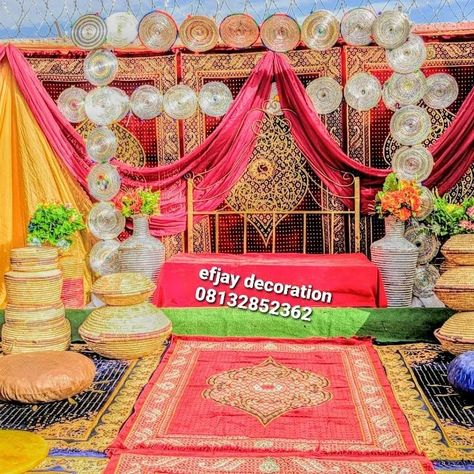 Northern Nigerian, hausa/fulani traditional wedding decoration. Fulani Wedding, Hausa Wedding, Nigerian Traditional Wedding, Themed Dinner, Traditional Wedding Decor, Henna Party, Dinner Themes, Traditional Medicine, Traditional Wedding