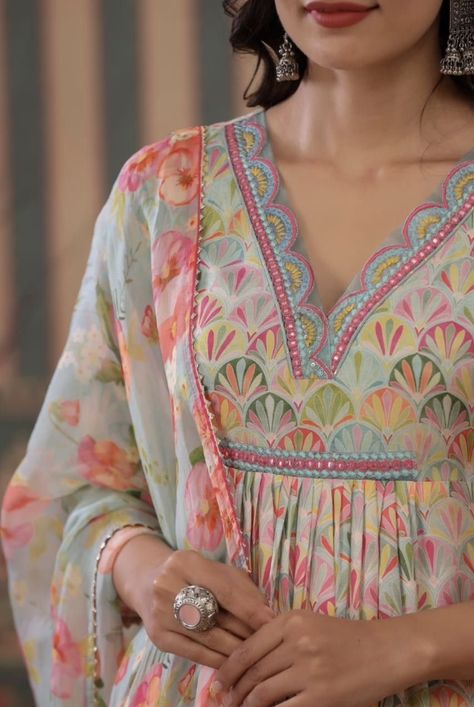 Different Kurti Designs, Latest Kurti Designs Pattern 2023, Kutri Ideas, Neck Designs For Kurtis, Women Kurti, Stylish Kurtis Design, Trendy Outfits Indian, New Kurti Designs, Lace Dress Design