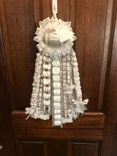 Homecoming garter Guys Garter Homecoming, Garter Homecoming Ideas, Garter Inspo Homecoming, Garter Mums Homecoming, Senior Garter Homecoming Boys, Garter Ideas Homecoming, Hoco Garter Ideas, Senior Garter Homecoming, White Garter Homecoming