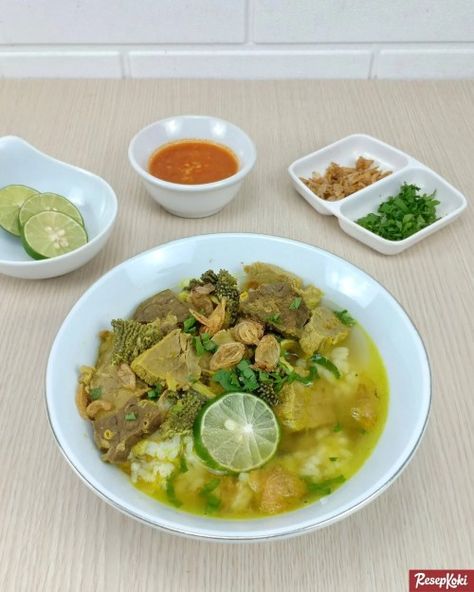 Soto Daging Sapi Khas Madura Bening Gurih - Resep | ResepKoki Menu Ramadan, Quick Cooking Recipes, Idul Adha, Indonesian Cuisine, Beef Soup, Joy Of Cooking, Beef Recipe, Easy Cooking Recipes, Quick Desserts