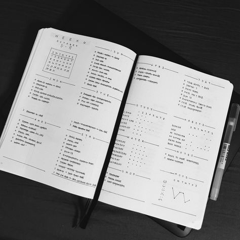 Minimalist Bullet Journal, Bullet Journal Weekly Layout, Bullet Journal Minimalist, Bullet Journal Page, Bullet Journal Spreads, Bullet Journal 2019, Bullet Journal Notes, Weekly Layout, Bullet Journal Weekly Spread