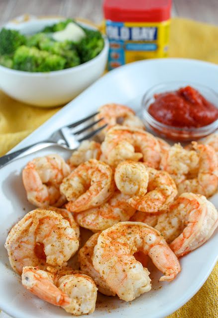 Shrimp With Old Bay Seasoning Recipes, Boiled Shrimp Old Bay, Steamed Shrimp Old Bay, Shrimp With Old Bay Seasoning, Steamed Shrimp Recipe, Cooking Raw Shrimp, Cajun Pasta Recipes, Jumbo Shrimp Recipes, Old Bay Shrimp