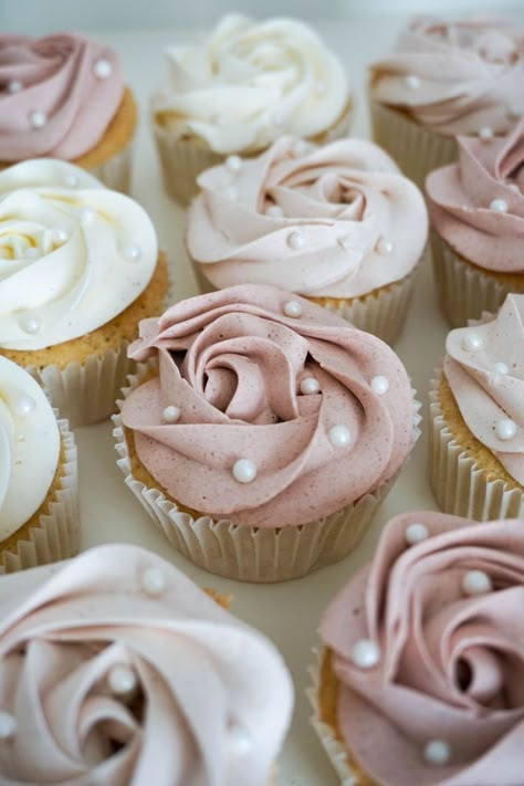 Cupcakes Bridal Shower Ideas, Bridal Shower Cupcake Cake, Baby Pink Cupcakes, Pink Baby Shower Cupcakes, Pink And White Cupcakes, Simple Cupcakes, Cupcake Rose, Cupcake Inspiration, Bridal Shower Cupcakes