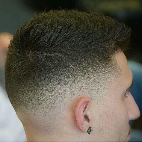 Barber Haircuts, High Skin Fade, Best Barber, Cool Hairstyles For Men, Corte De Cabelo Masculino, Mens Haircuts Short, Mens Cuts, Fade Haircut, Beard Styles