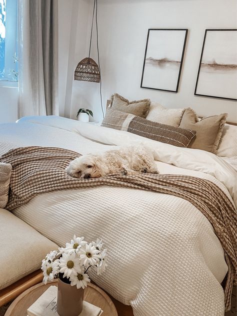 Bedroom Cream Aesthetic, Waffle Duvet Bedrooms, White Bedding Ideas Boho, Ivory Bedding With Pop Of Color, Beige Sheets White Comforter, Tan Waffle Bedding, White Bed Bedding Ideas, Light Beige Bedding, Beige And White Bedroom Ideas Minimalist