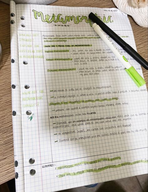 I love using the cornell method for studying (its really helpful :) Aesthetic Notes Cornell, Cornell Notes Method, Cute Cornell Notes, Cornell Method Notes Aesthetic, Cornell Yöntemi, Cornell Notes Aesthetic, Cornell Notes Example, The Cornell Method, Cornell Note Taking Template