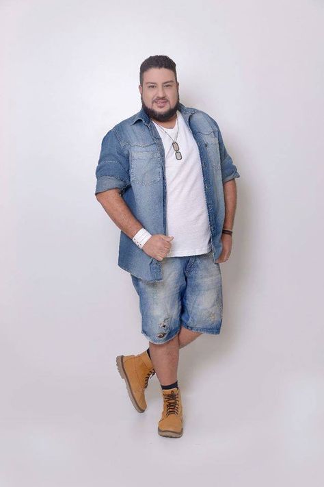 Did you know there's a growing plus size male modeling scene in Brazil? Rio de Janeiro based model Marcio Valadares tells us all about it: https://chubstr.com/style/brazilian-plus-size-male-model-scene-marcio-valadares/ Big Man Style, Plus Size Male Model, Mens Plus Size Fashion, Plus Size Male, Plus Zise, Chubby Men, Best Casual Outfits, Big Men Fashion, Moda Plus