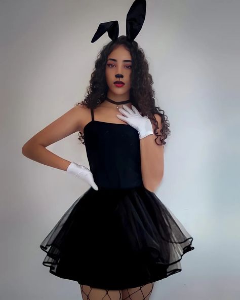 _lah_s2 Halloween Fantasia, Halloween Costumes For Teens Girls, Backgrounds Girly, Halloween Makeup Pretty, Strapless Bodysuit, School Skirt, Classy Winter Outfits, All Black Dresses, Halloween Costume Outfits