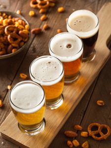 Brewers typically add tea to beer during the brewing process, but you can create your own tea-beer concoctions at home if you're feeling adventurous. Whiskey Lullaby, Beer Flight, Beer Photography, Beer Photos, Brewing Process, Beer Tasting, Best Beer, Beer Lovers, Pale Ale