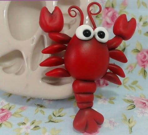 Clay Crab, Lobster Crafts, Polymer Clay Buttons, Easy Clay Sculptures, Polymer Clay Studs, Clay Buttons, Clay Fish, Clay Studs, Clay Making