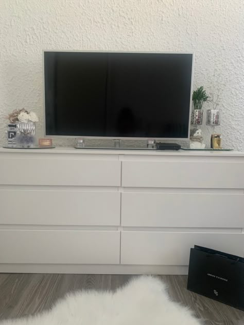 Tv Stand Decor Bedroom Aesthetic, Tv In Bedroom Ideas On Dresser, Dresser Tv Stand Bedroom, Tvs In Bedrooms, Tv On Dresser In Bedroom, Dresser Decor Bedroom With Tv, How To Decorate Dresser, Tv Stand Bedroom, Tv Bedroom Ideas