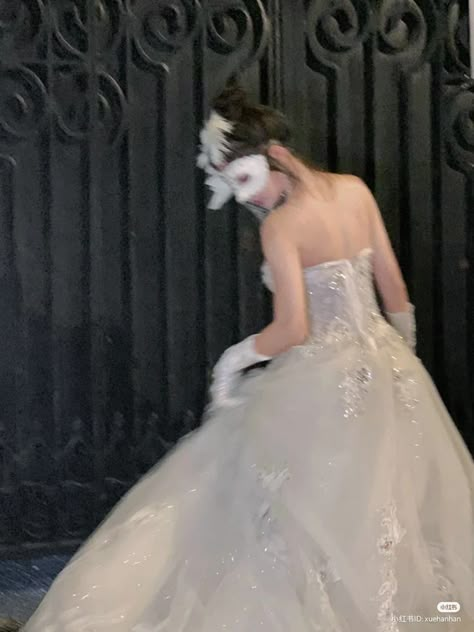 Masquerade Ball Gowns Aesthetic, Masquerade Ball Gowns Elegant With Mask, Mascarade Ball Dresses, Princess Dress Aesthetic, Masquerade Gown, Themed Prom Dresses, Prom Planning, Masquerade Ball Gowns, Debut Dresses