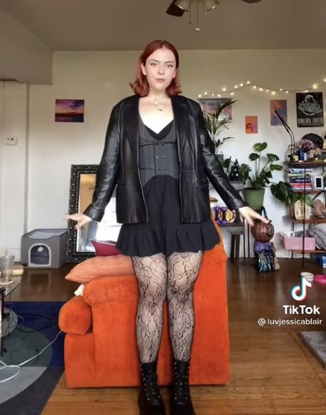 Tiktok Fits, Black 90s Fashion, Doc Martens Outfits, Goth Fits, Casual Goth, Full Look, Dream Wardrobe, Vivienne Westwood, 90s Fashion