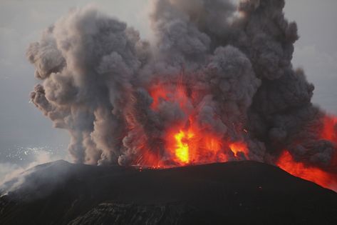 Analysis: Why scientists think 100% of global warming is due to humans - Carbon Brief Taal Volcano Eruption, Yellowstone Volcano, Taal Volcano, Volcano Eruption, Hawaii Volcanoes National Park, Hawaii Volcano, Aerial Images, National Park Photos, Forest Fire