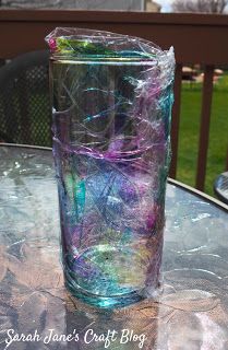 Sarah Jane's Craft Blog: Plastic Wrap Alcohol Ink and Spray Paint Cylindrical Vase Alcohol Ink Tiles, Alcohol Ink Glass, Glass Cylinder Vases, Alcohol Ink Crafts, Off White Paints, White Spray Paint, Fun Christmas Crafts, Tie Dye Diy, Glass Cylinder