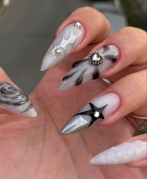 Punk Nails, Edgy Nails, Goth Nails, Grunge Nails, Pretty Nail Designs, Pretty Gel Nails, Red Nail, Nails Desing, Manicure Y Pedicure