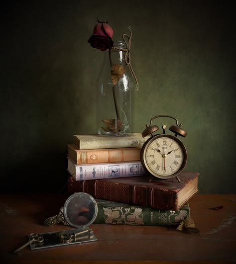 Still Life Pictures, Books Photography, Still Life Ideas, Life Drawing Reference, Still Life Images, Object Photography, Photographie Portrait Inspiration, Still Life Photos, Life Book