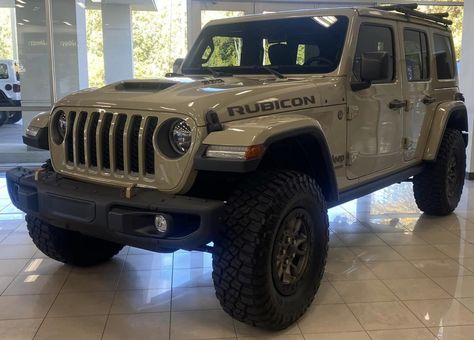 Brown Jeep Wrangler, Tan Jeep Wrangler, Salli Richardson, Cars Jeep, Cars Ideas, Jeep Ideas, Dream Cars Jeep, Aesthetic Light, Jeep Rubicon