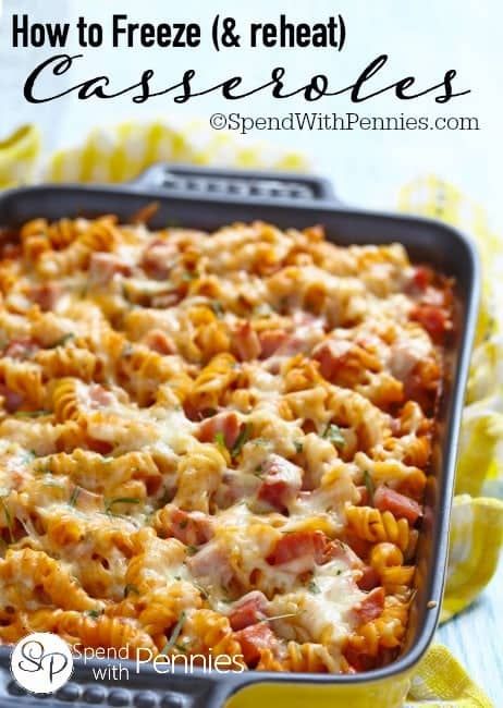 How to Freeze a Casserole (and how to reheat it!) Pin it to SAVE it and SHARE it! Follow Spend With Pennies on Pinterest for more great tips, ideas and recipes!  Add your own great tips in the comments below! If you are looking to freeze meals ahead of time then you may be wondering … Low Calorie Casserole, Pasta Alfredo Con Pollo, Ham And Cheese Casserole, Ham Casserole Recipes, Casserole To Freeze, Frozen Beef, Frozen Pasta, Ham Casserole, Favorite Casseroles