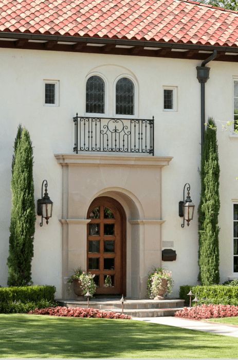 Six-Sided London Street Rodin w Bottom Finial Red Tile Roof, Front Door Lighting, Spanish Colonial Revival, Tile Roof, Spanish Mediterranean, Mediterranean Style Homes, Mediterranean Home Decor, Exterior Front Doors, Casas Coloniales