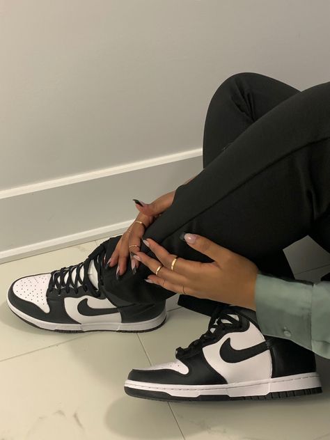 Panda Dunks Shoes, Nike Dunk High Outfit, Dunk High Outfit, Nike Dunk High Panda, Nike Dunks High, Jordans Aesthetic, Panda Outfit, Dunks Shoes, Panda Shoes