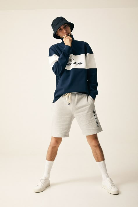 Sporty Streetwear Men, Prep Streetwear, Men Posing, Streetwear Photoshoot, Men Fashion Photoshoot, Sports Wear Fashion, Gentleman Outfit, Athleisure Men, Preppy Men