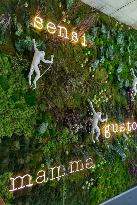 Garden Sculpture, Showroom, Restaurant, Novelty Christmas, Christmas Ornaments, Holiday Decor, Outdoor Decor, Plants, Green