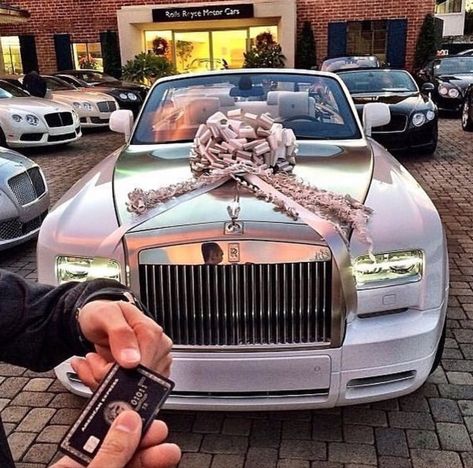 Rolls Royce Wraith, Luxury Lifestyle Fashion, Bugatti Cars, Fancy Cars, Best Luxury Cars, Future Car, Billionaire Lifestyle, Sports Cars Luxury, Cute Cars