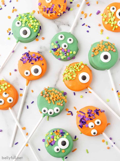 Chocolate Bugles, Oreo Halloween Treats, Decorated Oreos, Oreo Ideas, White Chocolate Covered Oreos, Deli Ideas, Oreos Cookies, Cake Pucks, Halloween Dip