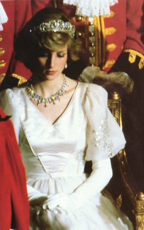 Pictures Of Princess Diana, Lady Spencer, Princess Diana Family, Princess Diana Photos, Princess Diana Pictures, The British Royal Family, Harry Meghan, Princes Diana, Diana Fashion