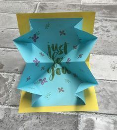 Explosion card template/how-to Explosion Cards, Explosion Card, Best Origami, Origami Cards, Origami Envelope, Pop Up Box Cards, Card Folds, Fun Folds, Melty Beads