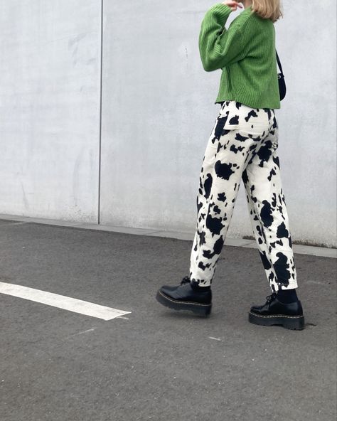 Cow Print Doc Martens, Crazy Pants Outfit, Cow Outfits Aesthetic, Cow Print Shoes Outfit, Cow Pants Outfit, Cow Print Pants Outfit, Cow Print Outfit Ideas, Cow Print Clothes, Cow Print Fashion