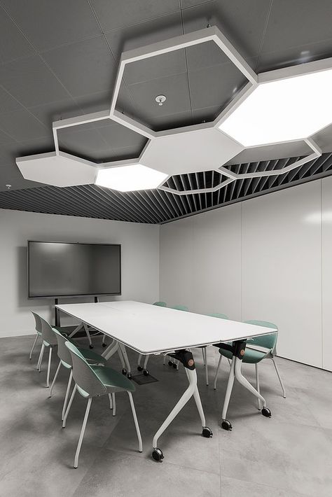 Hexagon Furniture, Office Cubicle Design, Cubicle Design, Color Mood, Ceiling Plan, Office Cubicle, Furniture Office, Cubicle, Office Design