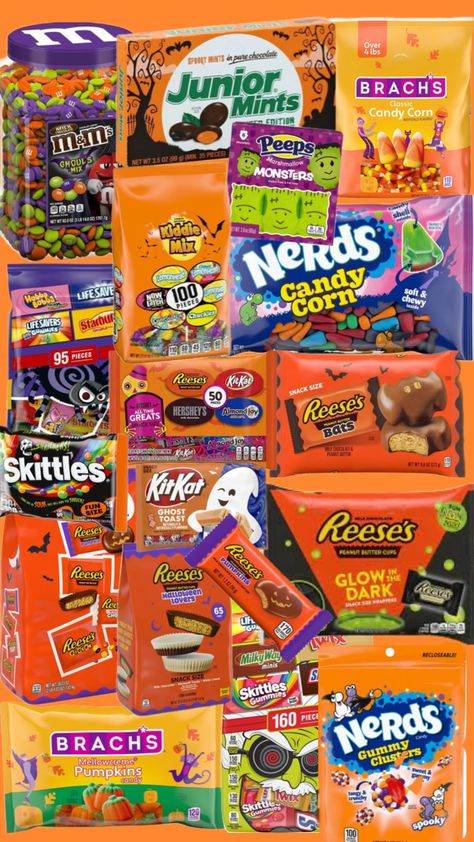 HALLOWEEN CANDYYYY Best Halloween Candy, Nightmare Before Christmas Characters, Orange Candle, Classic Candy, Childhood Movies, The Way I Feel, Halloween Icons, Aesthetic Things, Christmas Icons