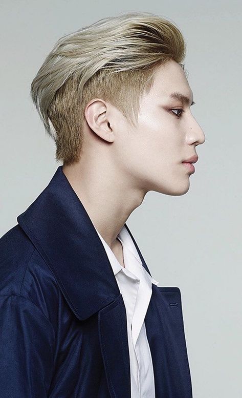 Kpop Hairstyle Male, Korean Boy Hairstyle, Undercut Hairstyle, Trendy We Fryzurach, Korean Men Hairstyle, Korean Haircut, Blonde Tips, Kpop Hair, Athletic Hairstyles