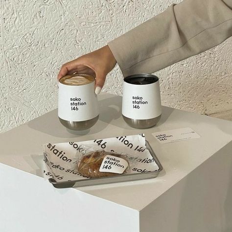 Korean Cafe Aesthetic, Korean Aesthetics, Korean Coffee, Juice Logo, Drinking Design, Korean Cafe, Korean Fashion Ulzzang, Chanel Decor, Coffee Shop Photography