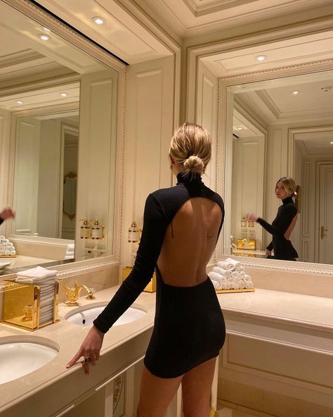 Audrey Afonso on Instagram: “bathroom like this🦢✨” Audrey Afonso, Spaghetti Strap Dress Short, Corset Dress Short, Mid Length Bodycon Dress, Sparkly Bodycon Dress, Selena Dresses, Black Turtleneck Dress, Instagram Bathroom, Square Neckline Dress