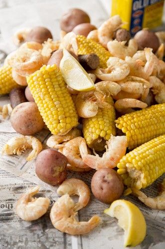 Low Country Boil Potatoes And Shrimp, Country Boil Recipe, Low Country Boil Recipe, Frogmore Stew, Lowcountry Boil, Country Boil, Low Country Boil, Paula Deen Recipes, Scrumptious Food