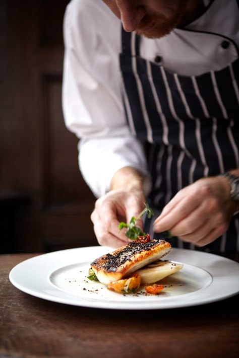 Chef Plating Photography, Food Photography With Model, Wine Bar Photography, Unique Food Photography, Pastry Chef Photography, Pasta Fine Dining, Culinary Poster, Michelin Star Food Presentation, Fine Dining Aesthetic