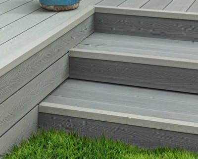 Backyard Decking Ideas, Decking Ideas Outdoor, Composite Decking Steps, Composite Decking Ideas, Backyard Decking, Outdoor Composite Decking, Ideas For Small Gardens, Deck Composite, Composite Decking Designs