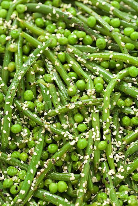 Asian Green Beans, Healthy Green Beans, Green Bean Dishes, Bean Salads, Ginger Green Beans, Green Bean Salad, Green Bean Salads, Sesame Ginger, Coconut Aminos