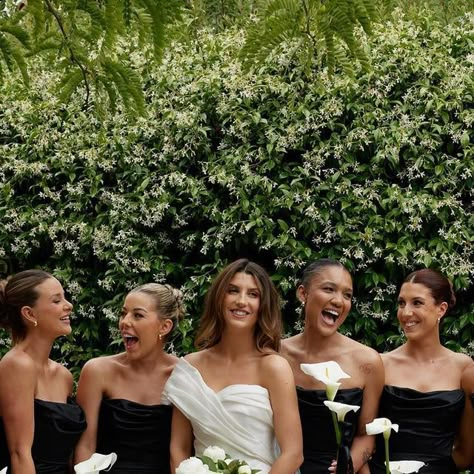 Kilter on Instagram: "Z & K 🤍" Small Bridal Party Bouquet, 3 Stem Bouquet, Black And White Bridesmaids Dresses, Bridesmaids With Different Bouquets, Different Bridesmaid Bouquet Ideas, Flowers For Black And White Wedding, Black Dress Bridesmaids, Old Money Bridesmaid Dresses, All Black Bridesmaid Dresses