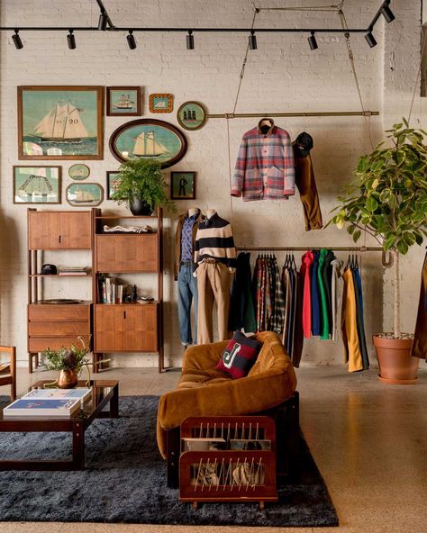 Vintage Store Interior Design, Vintage Shop Aesthetic, Figma Inspiration, Clothing Booth, Statement Couch, Merch Display, Storefront Ideas, Retail Ideas, Puffy Clouds