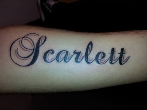 Scarlett Tattoo Name, Scarlett Tattoo, Scarlett Name, Font Writing, Writing Scripts, Skin Tattoo, Name Tattoo Designs, Piercing Studio, Tattoo Script