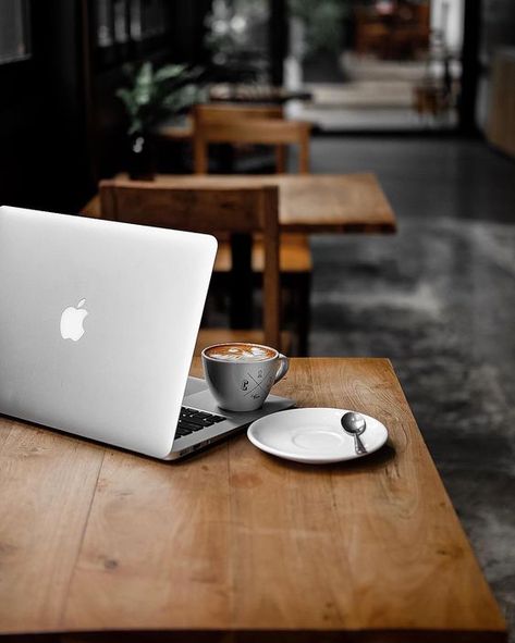 Coffee Night, Coffee Shop Photography, Coffee Board, Coffee Shot, Coffee Shop Aesthetic, Coffee Wine, Coffee Photography, Flower Tea, But First Coffee