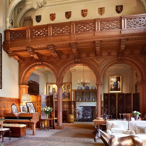 Royal Lodge Windsor, Sandringham House, Norfolk House, Royal Lodge, Cambridge House, Sandringham Estate, Wooden Panelling, Mahogany Dining Table, Queen Kate