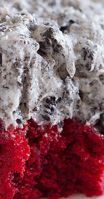 Red Velvet Sheet Cake Recipe, Red Velvet Oreo Cake, Red Velvet Sheet Cake, Cake With Cookies, Decadent Cookies, Cookies And Cream Frosting, Cookies And Cream Fudge, Cookie And Cream Cupcakes, Oreo Frosting