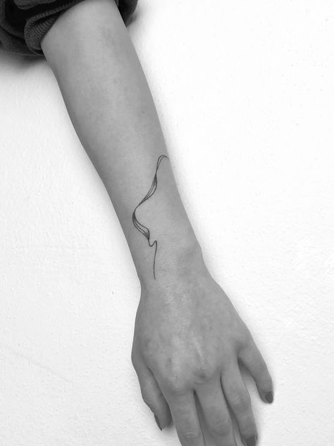 #tattoo #tattooideas #minimal #minimaltattoo #linetattoo #linework #lineart #blacktattoo #blackline #wristtattoo #abstract #abstracttattoo Abstract Flow Tattoo, Flow Tattoo, Triangle Tattoo, Tatting, Tattoo Designs, Instagram Photos, Tattoos, Photo And Video, Instagram Photo