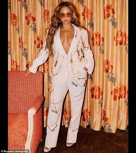 Queen Bee Beyonce, Beyonce Outfits, Balmain Dress, Beyonce Knowles Carter, Beyonce Style, Fashion Leaders, Beyoncé Giselle Knowles-carter, Beyoncé Giselle Knowles, Beyonce And Jay Z